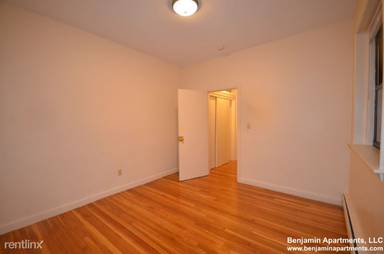 Main picture of 1242 Commonwealth Ave