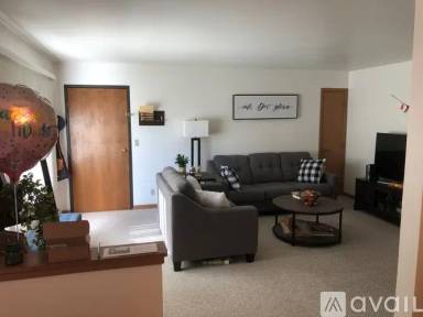 Main picture of 400 Manchester Ln