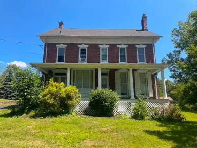 Main picture of 103 Main St
