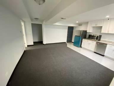 Main picture of 2945 W Peterson Ave