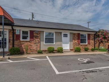 Main picture of 5810 Cedars East Ct
