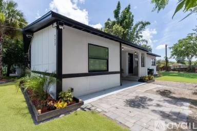 Main picture of 722 Carlson Dr
