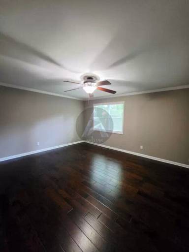 Main picture of 2312 Kilkenny Way NE