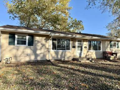 Main picture of 4011 N Linwood Ave