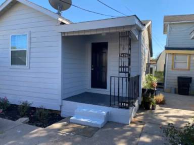 Main picture of 7406 Navigation Blvd