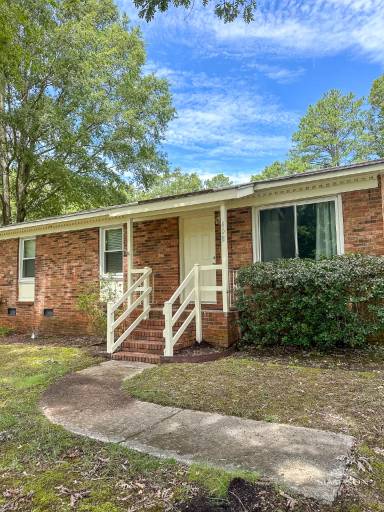 Main picture of 408 Spring Hill Rd