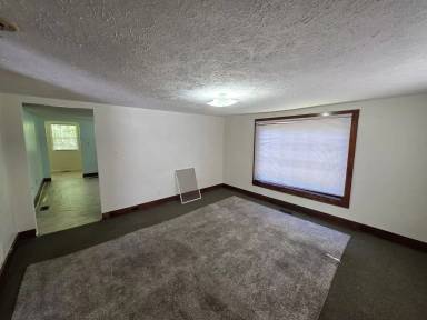 Main picture of 122 Rolling Hill Dr