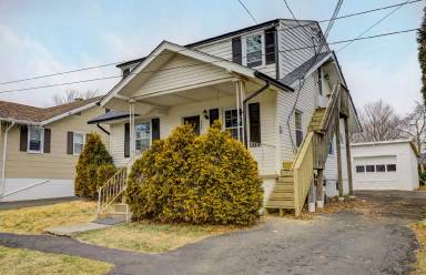 Main picture of 903 Loney St