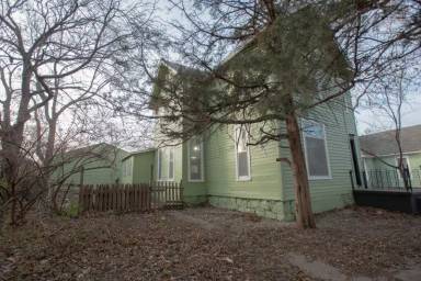 Main picture of 1185 SW Macvicar Ave