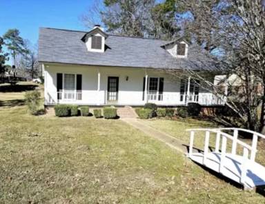Main picture of 33 Brock Dr