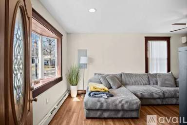 Main picture of 338 Riverside Ave
