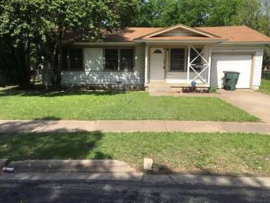 Main picture of 711 Cardinal Ave