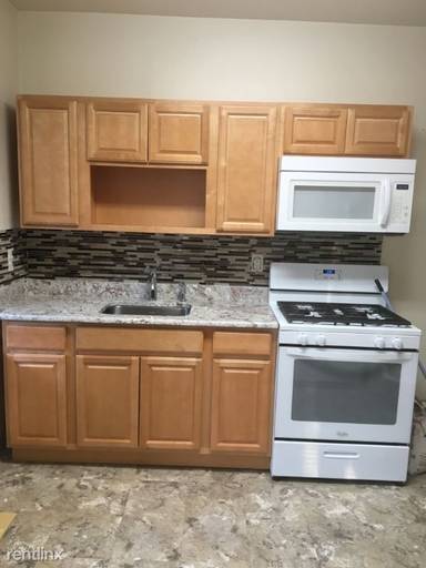 Main picture of 102 W 49th St