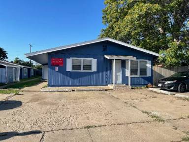 Main picture of 2411 45th St