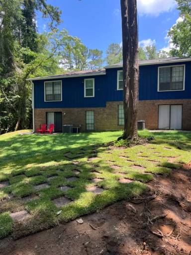 Main picture of 653 Holyoke Ct