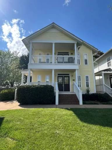 Main picture of 105 Woodside Cir
