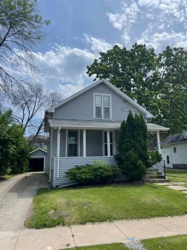 Main picture of 832 Cherry St