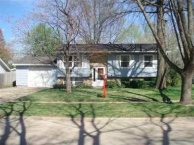 Main picture of 4714 Pineview Dr NE