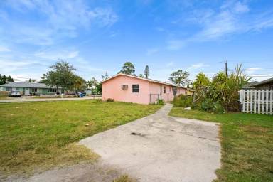 Main picture of 1604 Oak Dr