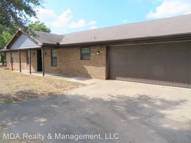 Main picture of 185 Friendly Oaks Dr