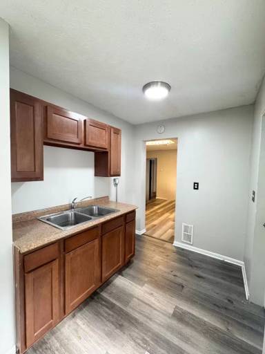 Main picture of 1305 S 32nd St