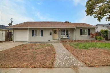 Main picture of 8061 Carmel St
