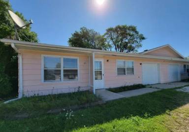 Main picture of 1023 35th Pl