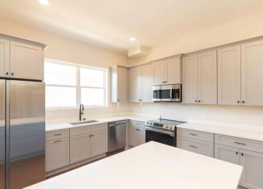 Main picture of 1039 Montague Pl