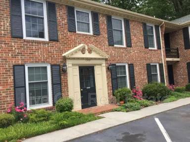 Main picture of 1305 Cypress Ave