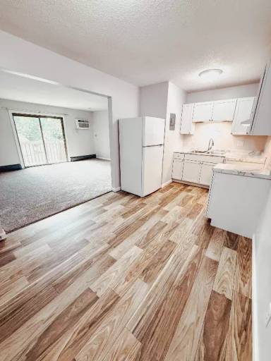 Main picture of 211 W Pipestone Ave