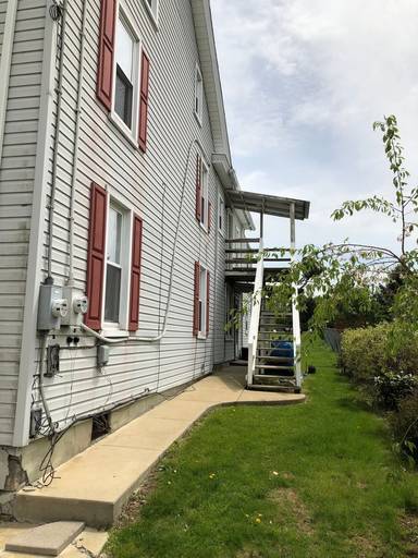 Main picture of 26 W Main St