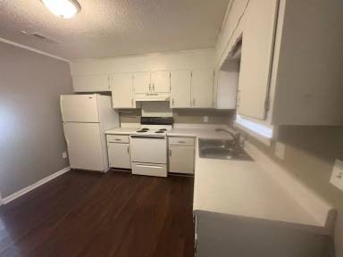 Main picture of 77 Dolphin Ln