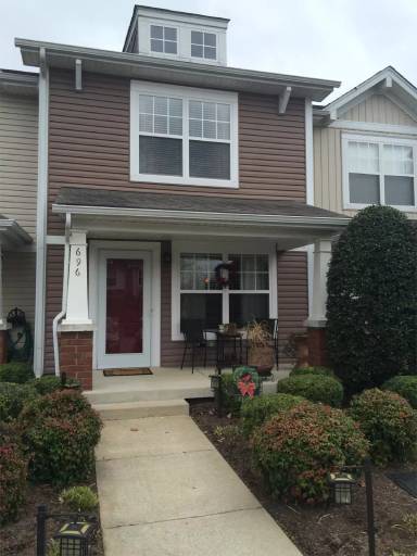 Main picture of 696 Flintlock Ct