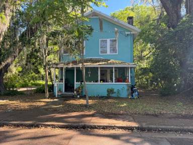 Main picture of 913 NW 3rd Ave