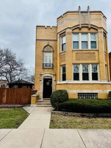 Main picture of 5917 N Virginia Ave