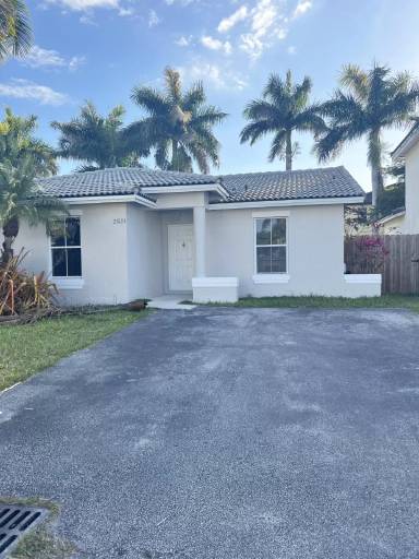 Main picture of 25021 SW 120th Pl