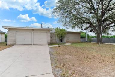 Main picture of 1202 Picardie Dr