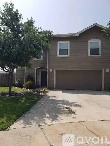 Main picture of 2229 Oak Crest St