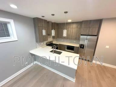 Main picture of 4952 S Michigan Ave