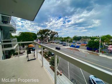 Main picture of 725 Grand Ave