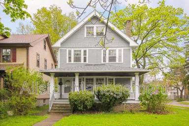 Main picture of 2100 Cottage Grove Dr