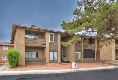 Main picture of 4571 Carriage Park Dr