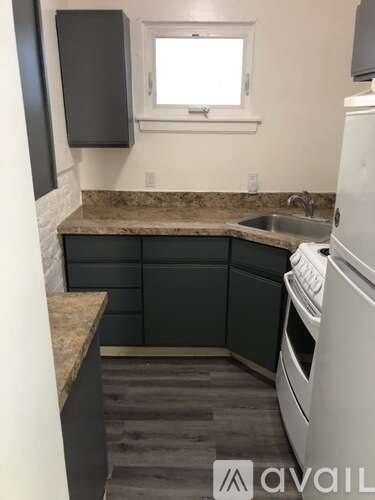 Main picture of 111 E Cecil Ave