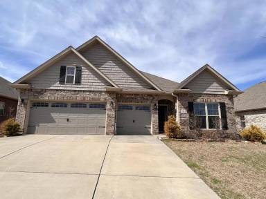 Main picture of 102 Tori Dr