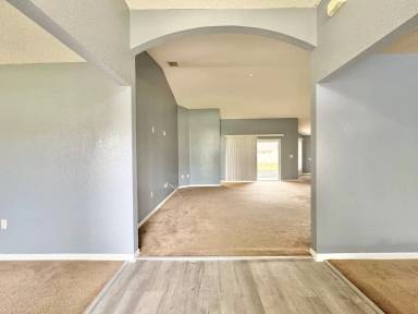 Main picture of 823 Summer Glen Dr