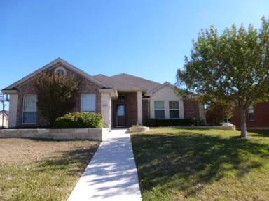 Main picture of 1911 Stonehenge Dr