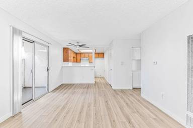 Main picture of 1075 Loma Ave