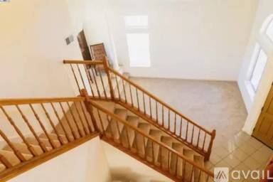 Main picture of 242 Sparrow St