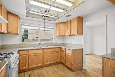 Main picture of 661 Parkview Dr