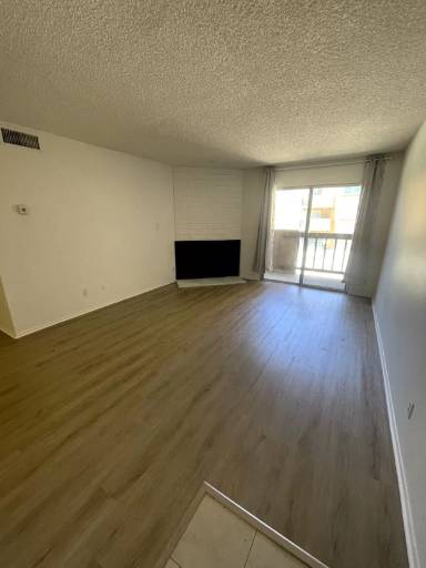 Main picture of 355 S Madison Ave